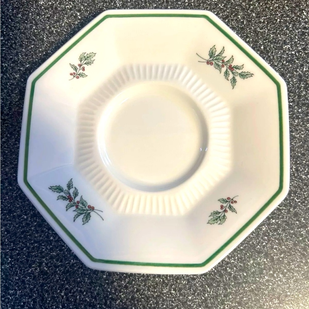 Vintage Nikko Classic Collection Christmastime Tea Cup Set 🫖☕️ - Picture 5 of 10